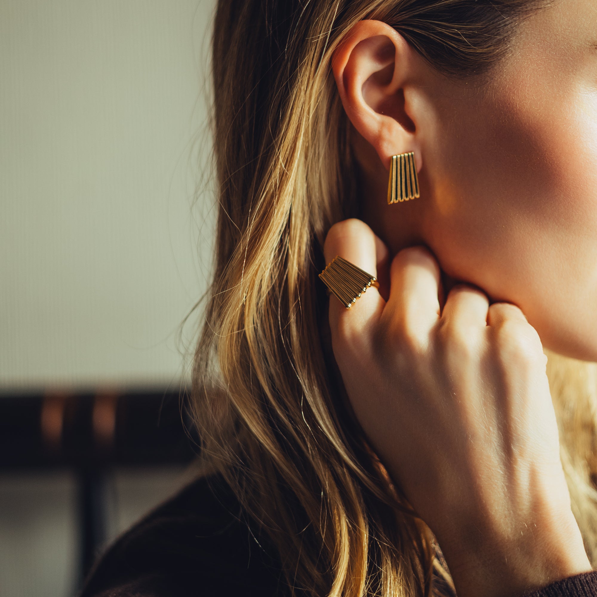 エッジィフロウ ピアス