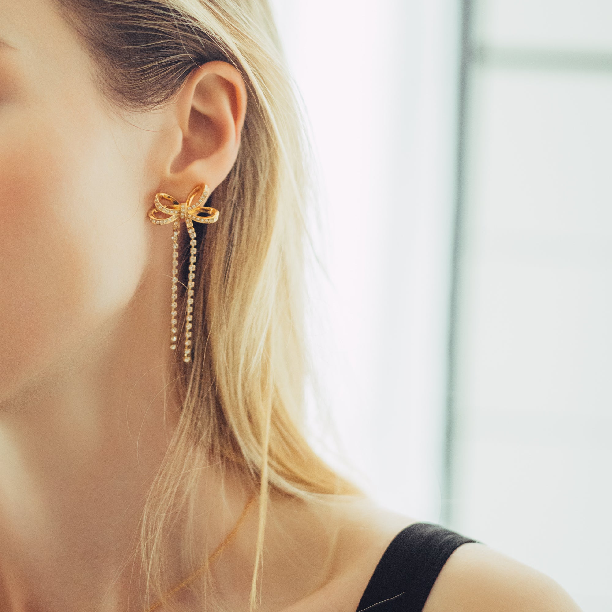 ダズリングボウ ピアス